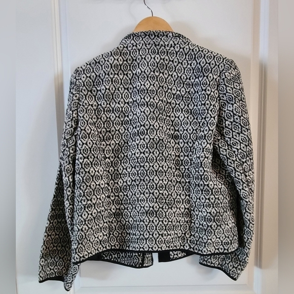 Chico’s Diamond Jacquard Moto Jacket Black/White - Women's Size 1/ Medium/ 8 - Picture 6 of 13